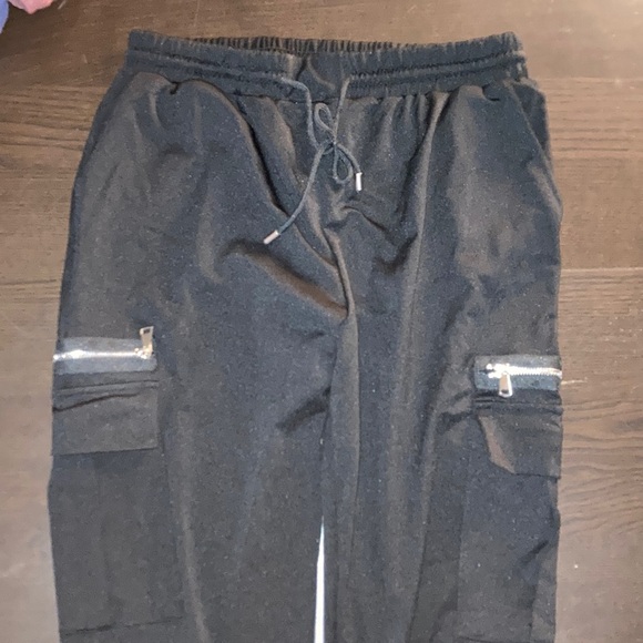 Black pants with zipper detail + pockets - Picture 1 of 4